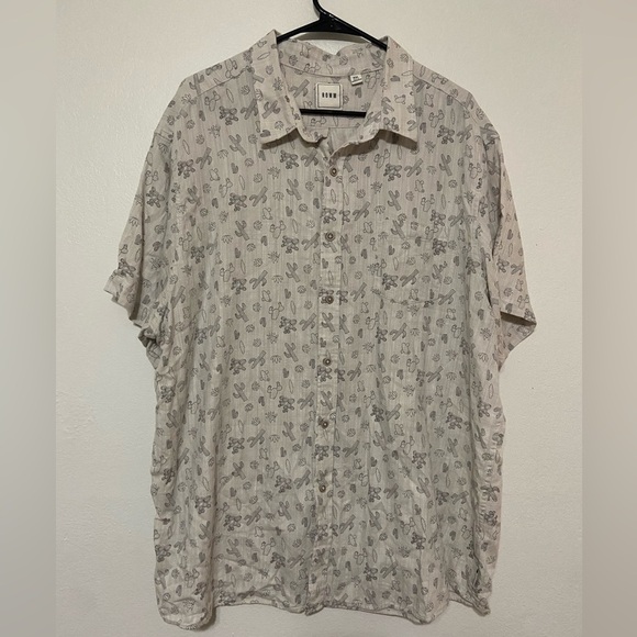 ROWM set of 2 men's XXL short sleeve novelty print button down shirts EUC - Picture 1 of 11